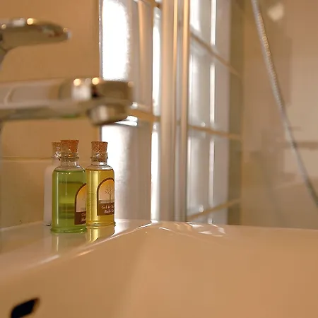 Отель The Riverside Йорк